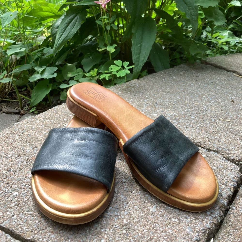 Miz Mooz black leather flats. Super comfy!